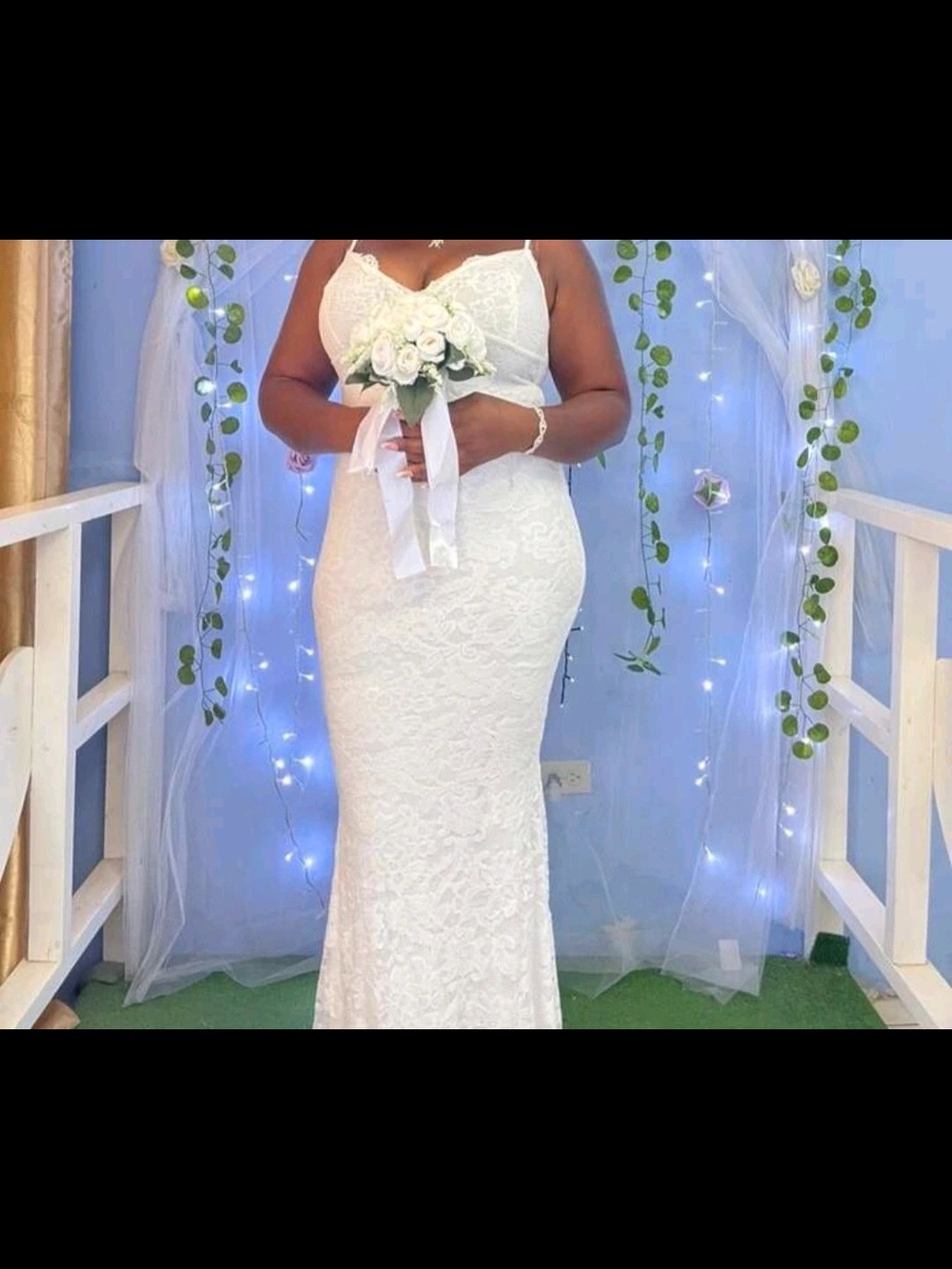 Elegant White Lace Spaghetti-Strap Women’s Dress